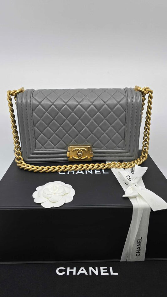 Chanel(2018)New Medium Boy Bag